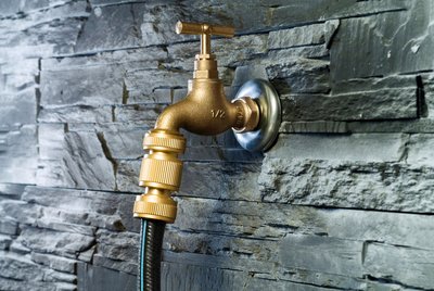 découvrez notre comparaison des nez de robinet : analyse des modèles, avantages, inconvénients et conseils d'achat pour choisir le robinet qui répond parfaitement à vos besoins.