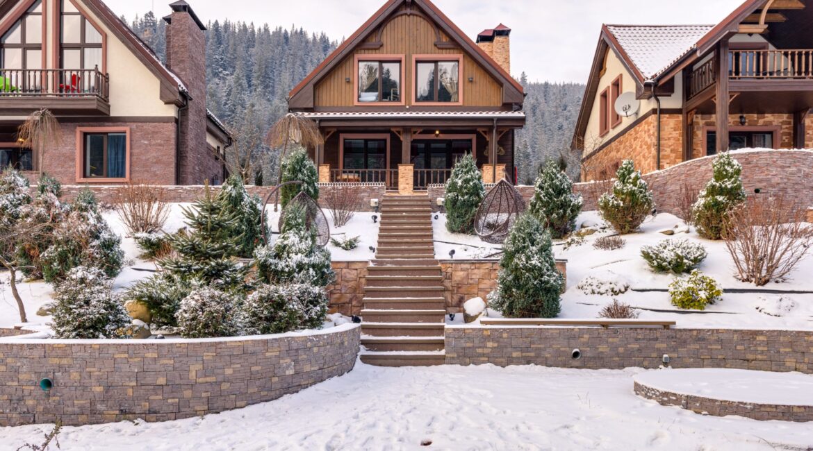 découvrez nos conseils essentiels pour préparer votre jardin pour l'hiver. apprenez à protéger vos plantes, à entretenir votre sol et à planifier vos travaux de jardinage, pour un printemps épanoui et un jardin resplendissant.