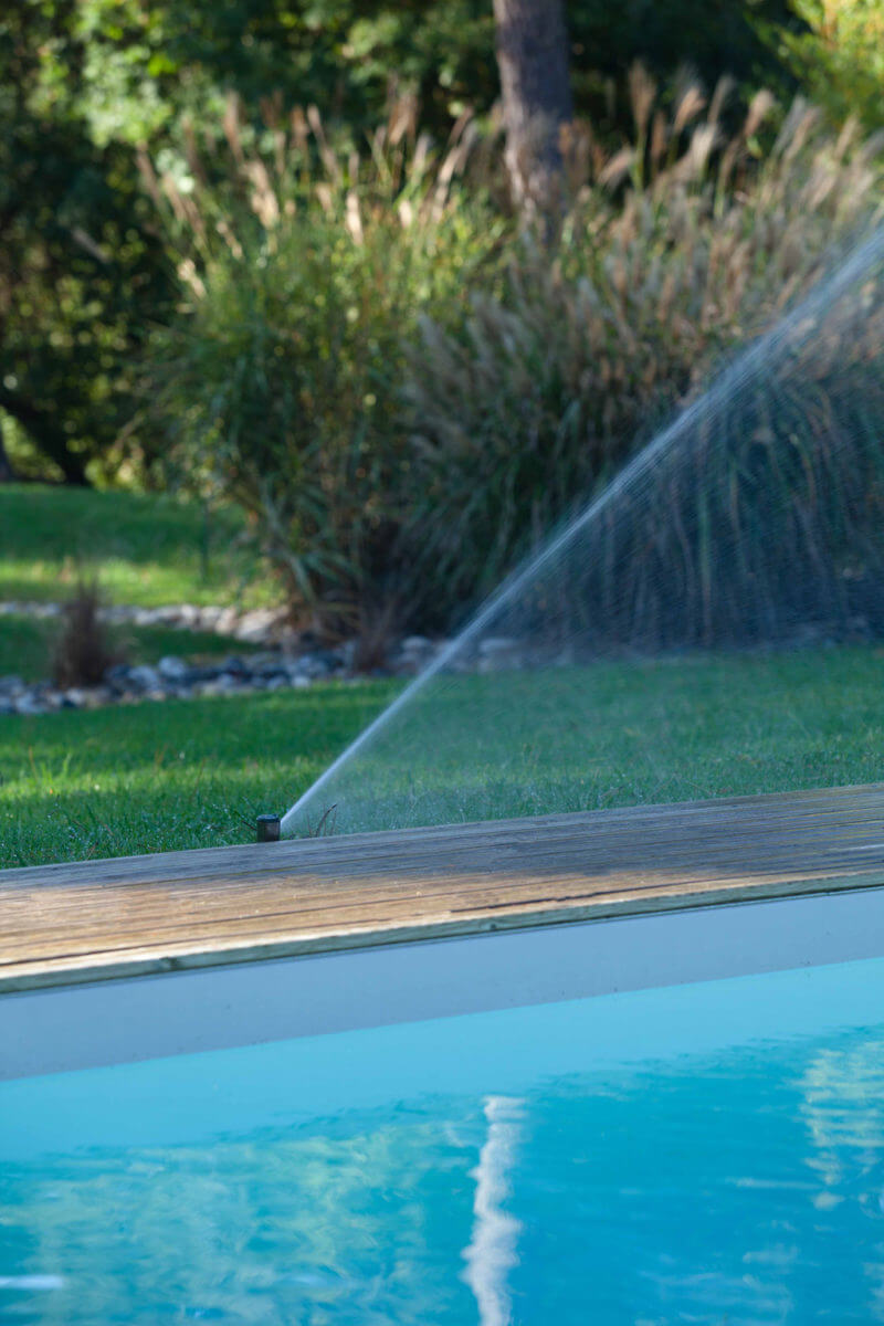 découvrez comment l'arrosage intelligent transforme votre jardin en un espace verdoyant et éclatant. optimisez votre consommation d'eau tout en garantissant la santé de vos plantes grâce aux technologies adaptées. simplifiez l'entretien de votre jardin avec des systèmes d'arrosage automatisés et économisez du temps et des ressources.