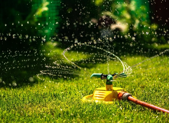 découvrez les meilleurs systèmes d'arrosage de 2025 pour optimiser votre jardin et garantir une irrigation efficace. choisissez la solution idéale pour vos besoins, qu'il s'agisse de goutte-à-goutte, de sprinklers ou d'arrosage automatique, et assurez la santé de vos plantations tout en économisant de l'eau.