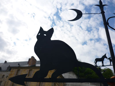 découvrez la fête des plantes à la roche-guyon : un événement convivial où passionnés de jardinage et amateurs de nature se retrouvent pour échanger, acheter des plantes, participer à des ateliers et profiter d'animations festives dans un cadre pittoresque.