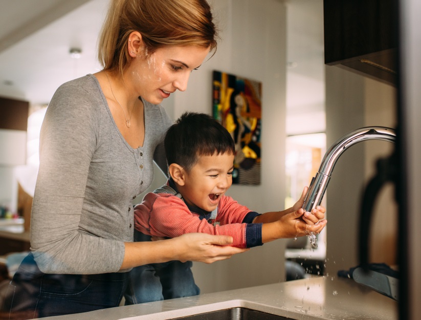 découvrez nos conseils sur les gestes écoresponsables pour entretenir vos haies en été tout en préservant l'eau. apprenez à jardiner de manière durable pour un environnement sain et des plantations florissantes.