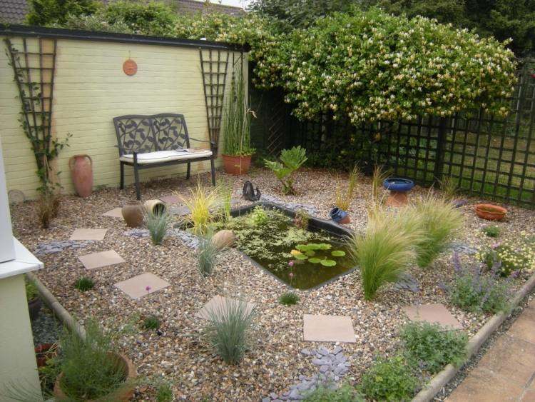 découvrez l'art du jardin sec, une approche durable et esthétique pour aménager des espaces extérieurs en harmonie avec des plantes résistantes à la sécheresse. apprenez à créer un jardin écoresponsable, peu gourmand en eau, tout en valorisant les paysages désertiques et méditerranéens.