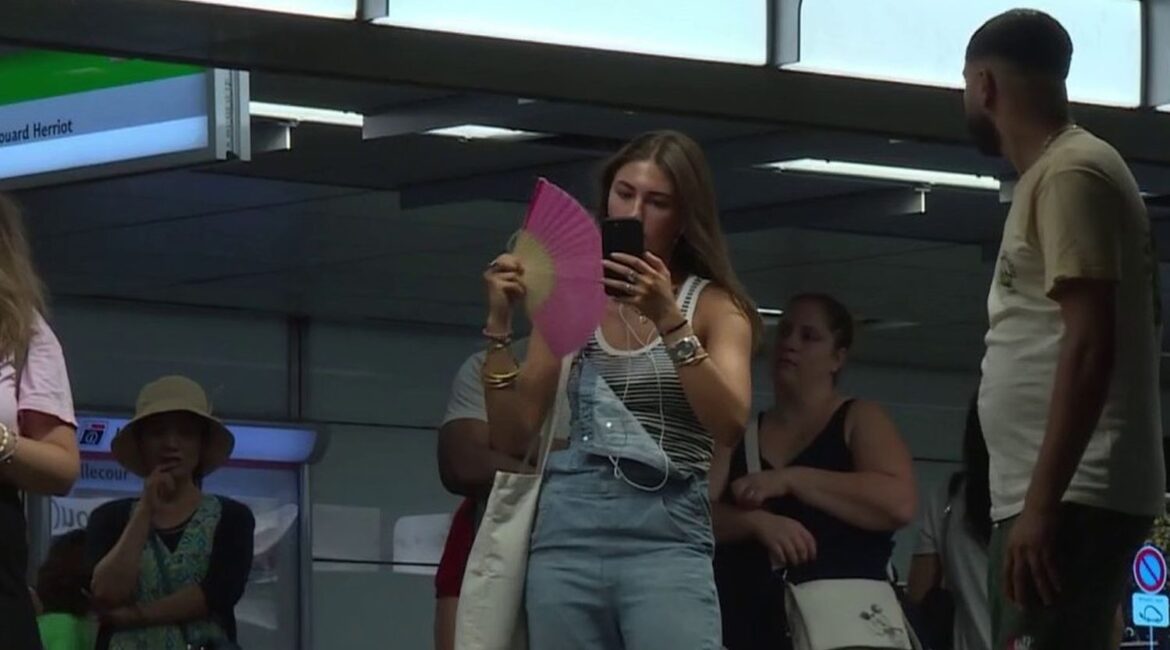 découvrez les restrictions d'eau mises en place dans les pyrénées-atlantiques pendant la canicule : mesures, conseils et informations pour protéger la ressource en eau face à la sécheresse.