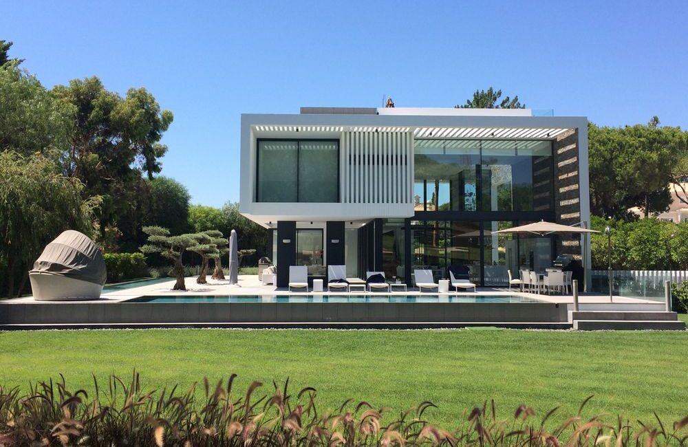 alluone : découvrez le jardin intelligent connecté qui simplifie l'entretien de vos plantes grâce à la technologie avancée, pour un jardin toujours verdoyant et autonome.