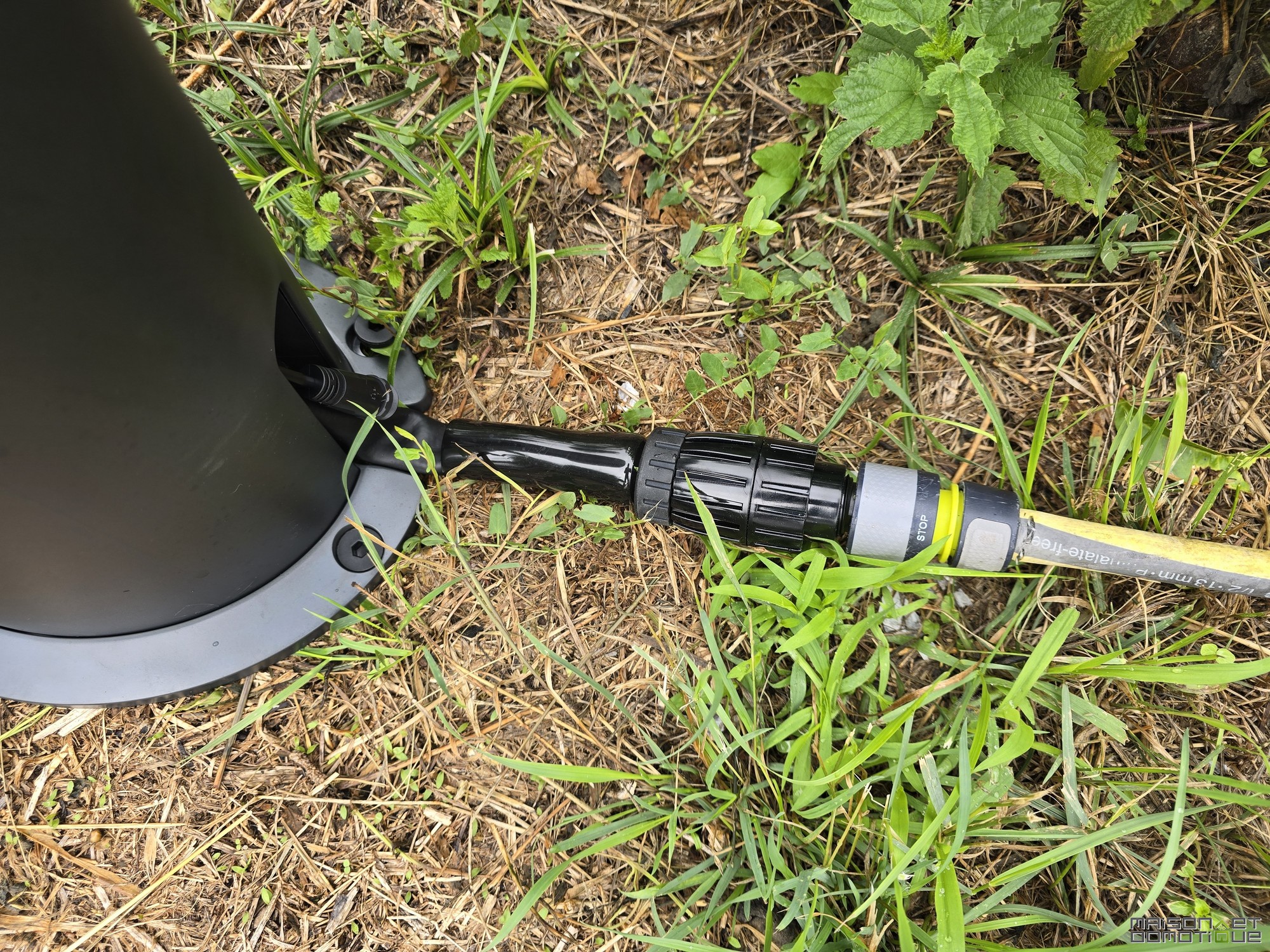 découvrez l'aiper irrisense 2, le système d'arrosage intelligent qui optimise l'utilisation de l'eau pour un jardin parfaitement entretenu et écologique.